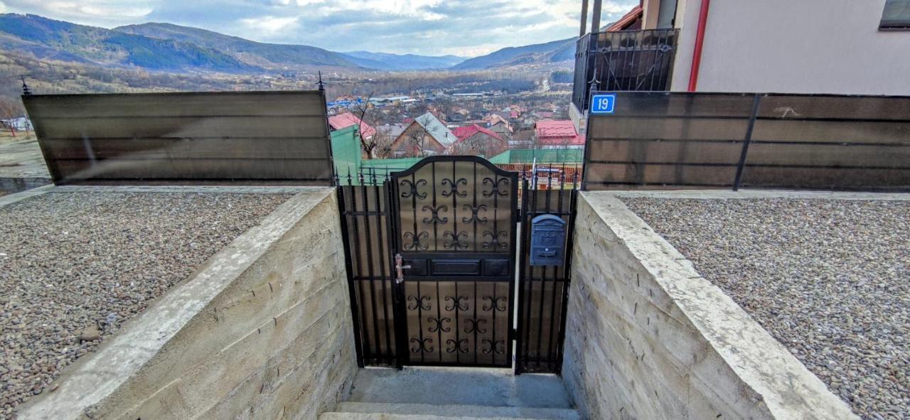 Oscar Residence Nehoiu Exterior foto