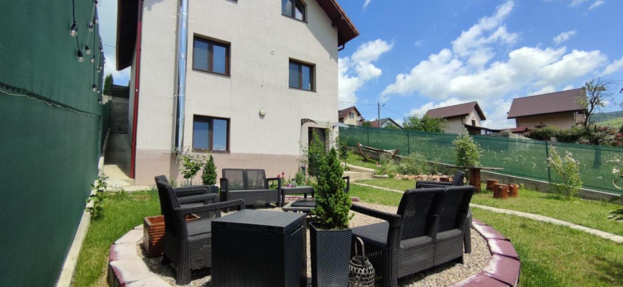Oscar Residence Nehoiu Exterior foto