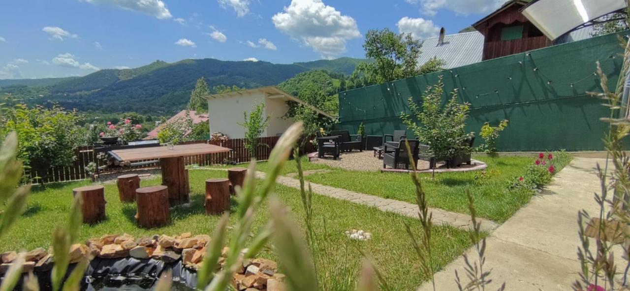 Oscar Residence Nehoiu Exterior foto